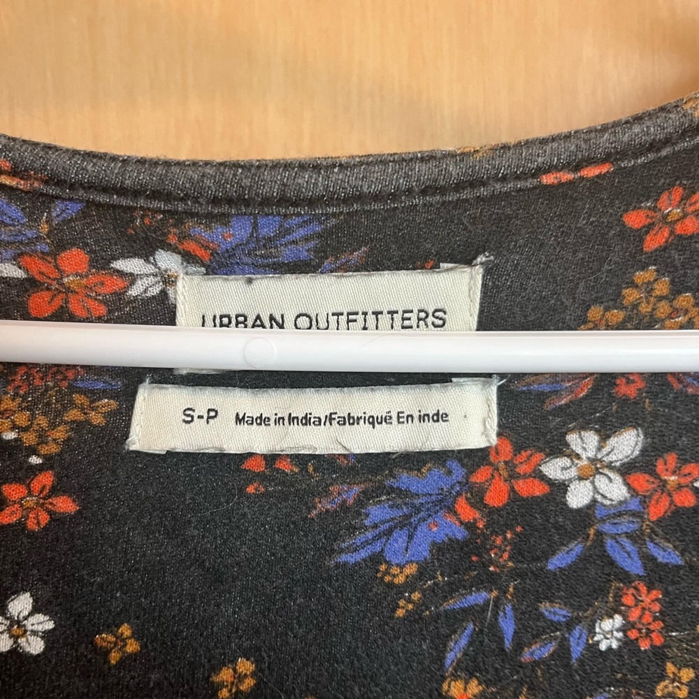 UO - Urban Outfitters Taran Smocked
Surplice Top. Black with pattern. Size small - Picture 4 of 6